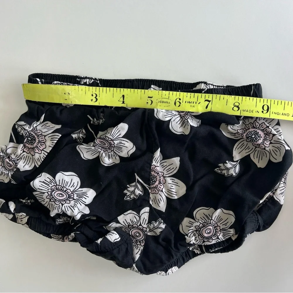 Carter’s Black & White Floral Two Piece Set Size 24 Months Tank Bloomers Cute
